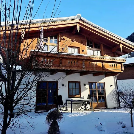 Heidi's Hideaway شقة